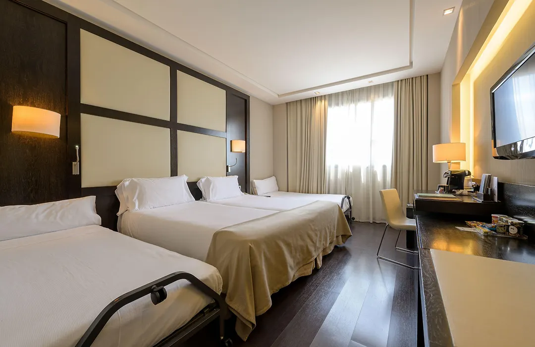 Hotel Maydrit Airport-1