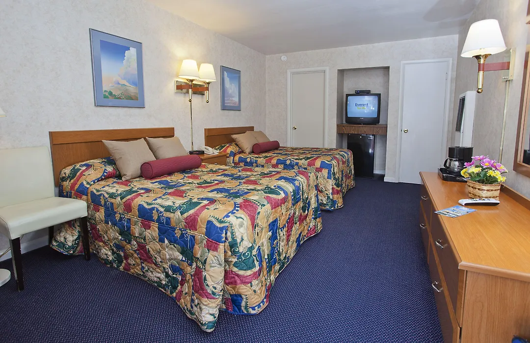 Town House Motel-1