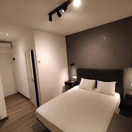 Room Pride-3