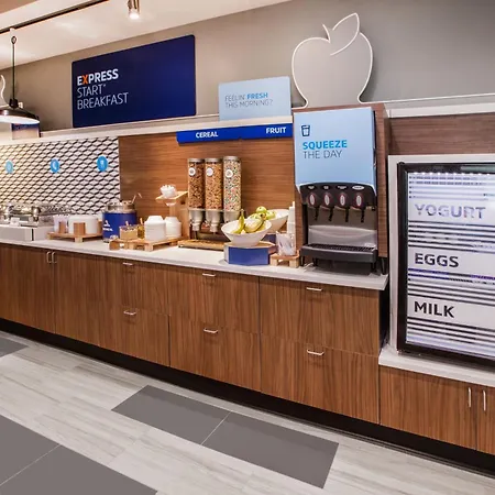 Holiday Inn Express Hotels- Hampton By Ihg-3