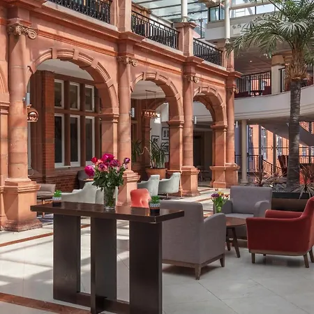 The Crown London Hotel, Cricklewood North West London, Worldhotels Distinctive-2