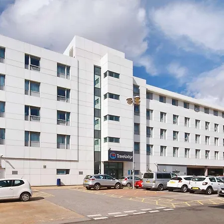 Travelodge Cardiff Atlantic Wharf Hotel-3