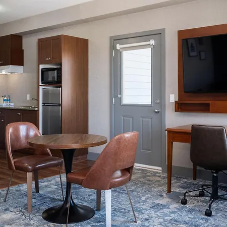 Four Points By Sheraton Victoria Gateway-3