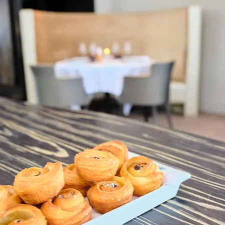 Hostellerie de la Renaissance - Les Collectionneurs-3