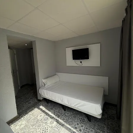 Hostal B&B Benidorm-3