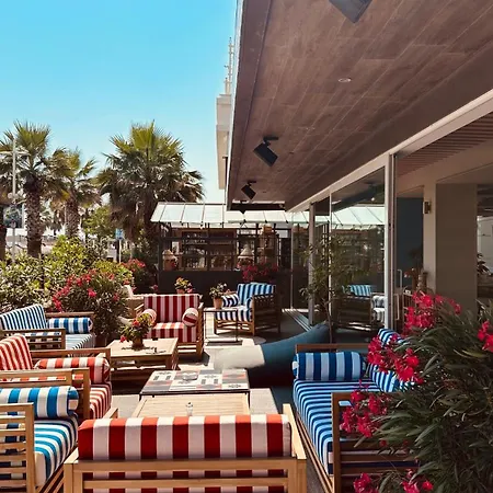 Marittimo Riccione - Hotel Clipper Fronte Mare-2