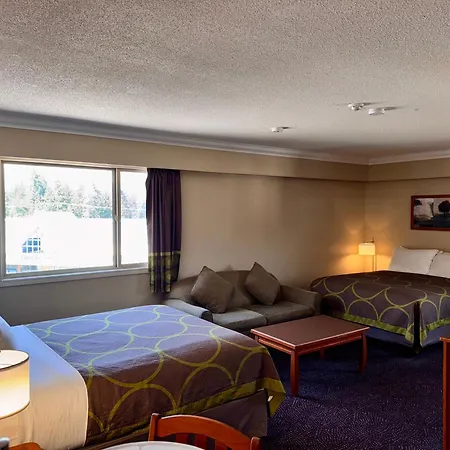 Super 8 By Wyndham Castlegar Bc-2
