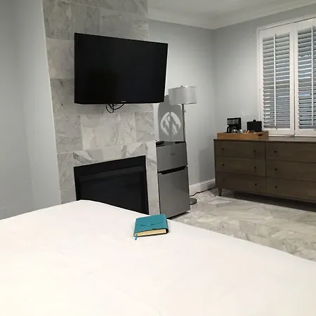 Beach Bungalow Inn And Suites-3