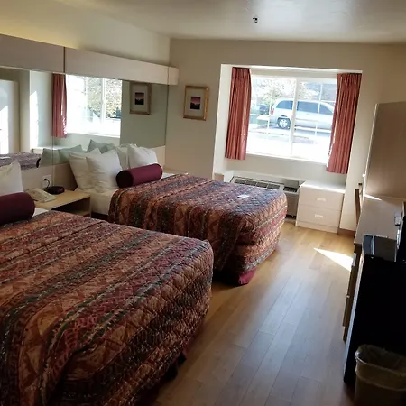 River Canyon Lodge-3