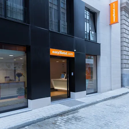 Easyhotel Brussels City Centre-3