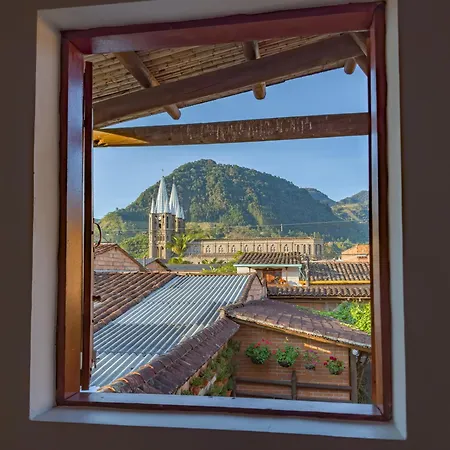 Hotel Kantarrana Urbana Jardin-3