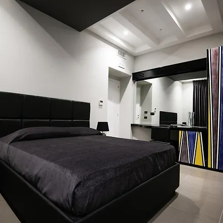 Gramsci Luxury Rooms-3
