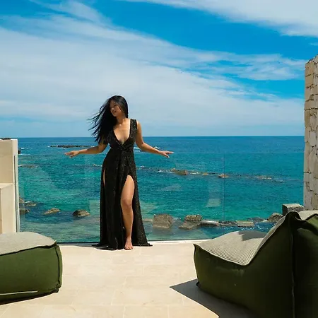 Re Dionisio Luxury Suites-3