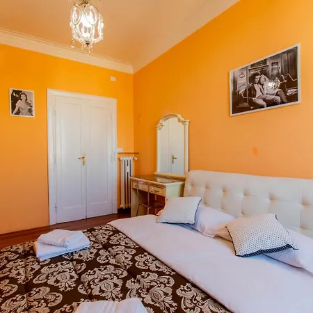Flower Guesthouse-2