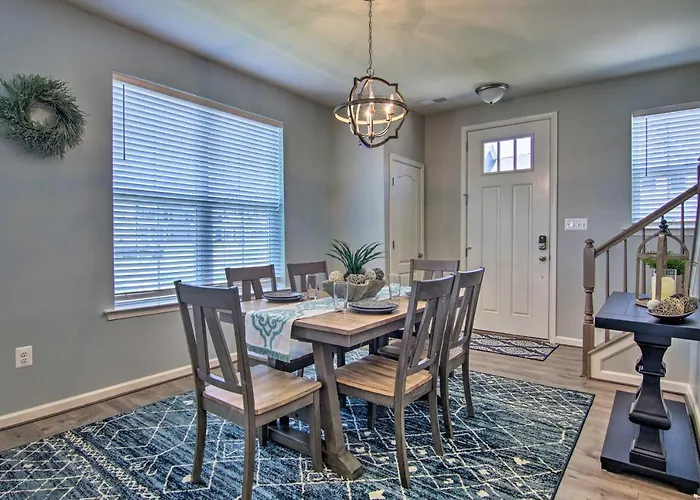 Sunny End-Unit Townhome-Steps To Resort Amenities!