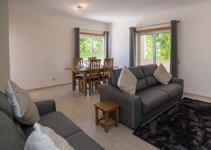 Central Modern 2 Bed Apartment Armacao De Pera