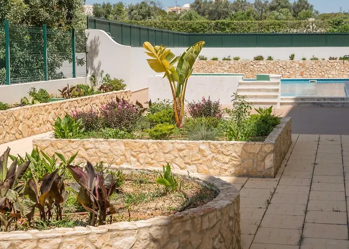 Central Modern 2 Bed Apartment Armacao De Pera