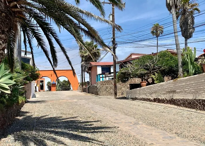Rosarito Beach House-- Spacious, Central, Beach View, & Sleeps 14