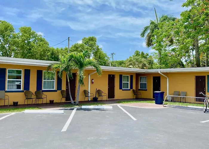 Glades Motel - Naples