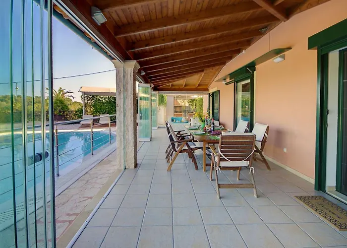 Villa Emily In Dassia