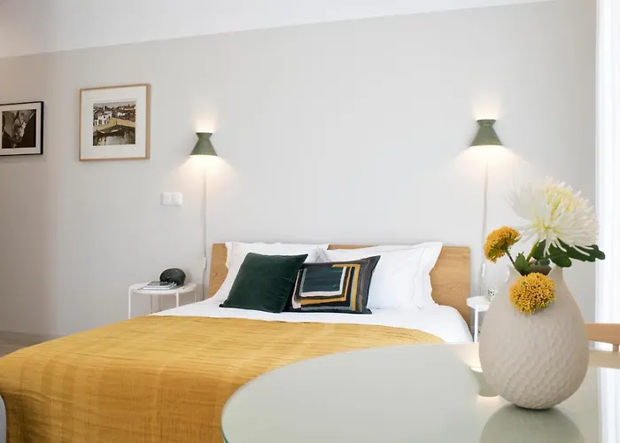Art Home Apartments