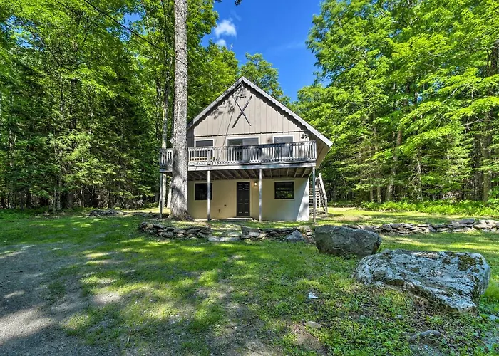 Sleek Cabin W/ Deck, 8 Miles To Mount Snow & Hikes