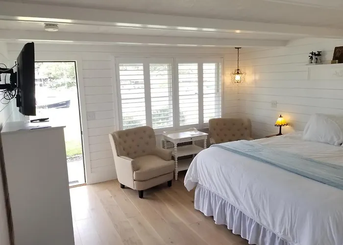 Auberge On The Cove