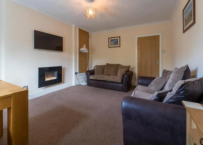 Host & Stay - Tulip Cottage