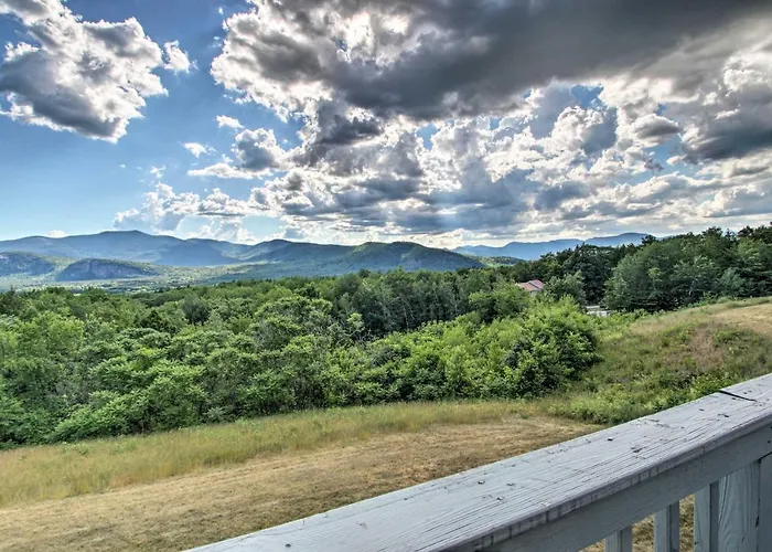 Intervale Family Retreat: Mtn View & Pool Access!