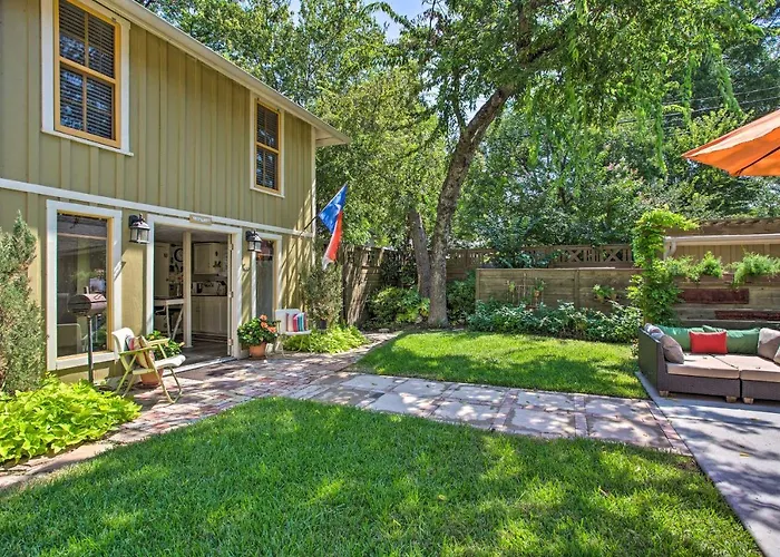 4 Mi To Dtwn! Fort Worth Cottage W/ Shared Pool