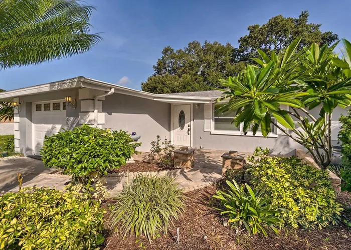 Peaceful Venice Villa W/ Patio - 2 Miles To Beach!
