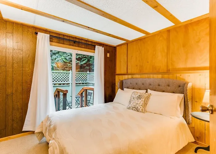 Tall Cedars Cabin By The Water