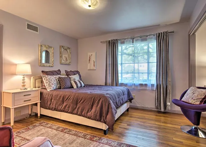 Ocean Springs Home - Walk To Beach & Downtown!