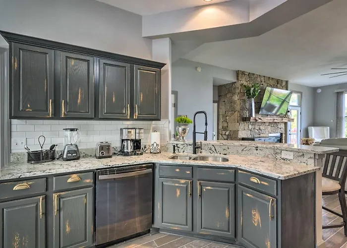 Surrounding Mtn Views! Modern Smokies Retreat