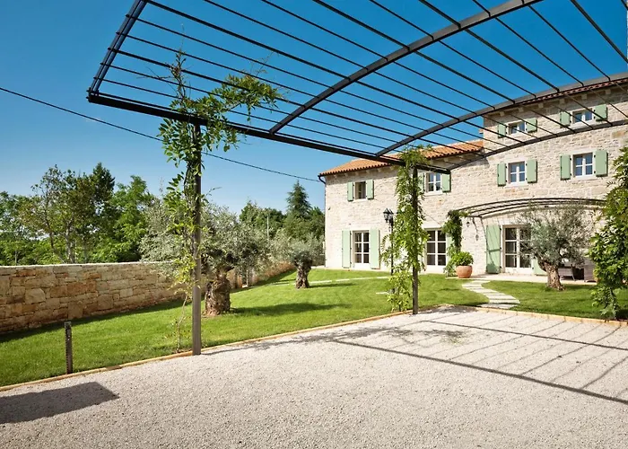 Holiday Home Ernesta By Interhome