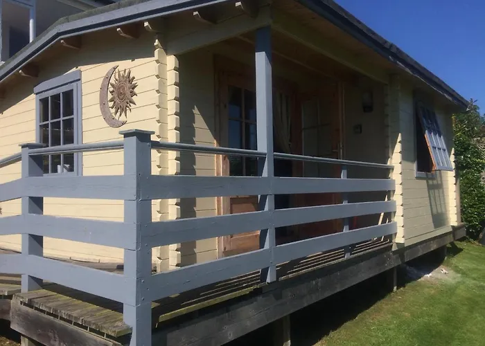 Morlais Log Cabin