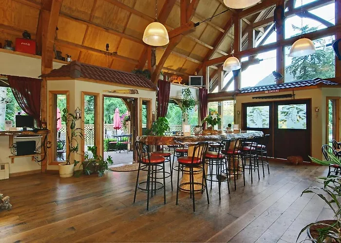 Owl Street Lodge