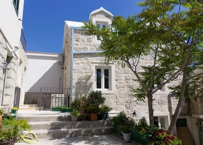 Vila Eli