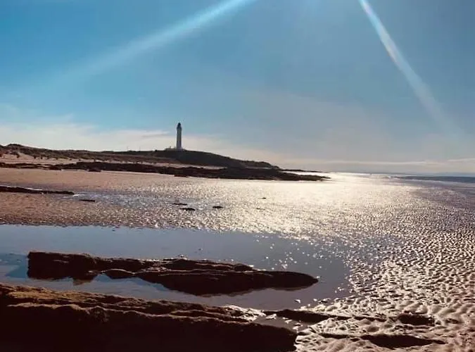 Skerry View - Overlooking The Moray Firth - Close To Beaches, Harbour, Shops And Restaurants