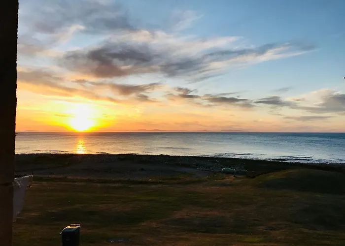 Skerry View - Overlooking The Moray Firth - Close To Beaches, Harbour, Shops And Restaurants