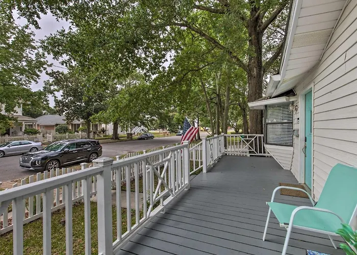 Gulfport Bungalow By Jones Park/Beach Access!