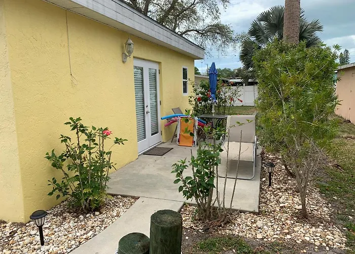 ~ Cozy In-Law Apartment Close To Siesta Key ~
