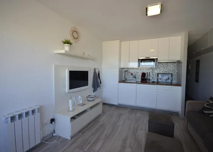 Studio Vue Port Et Mer