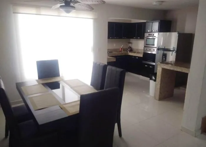 Casa Vacacional A 5 Min De La Playa, 12 O Mas Personas