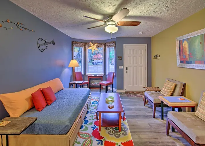 Lively East Nashville Pad: Walk To Bars & Eateries