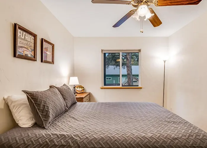 The Lakeview Escape