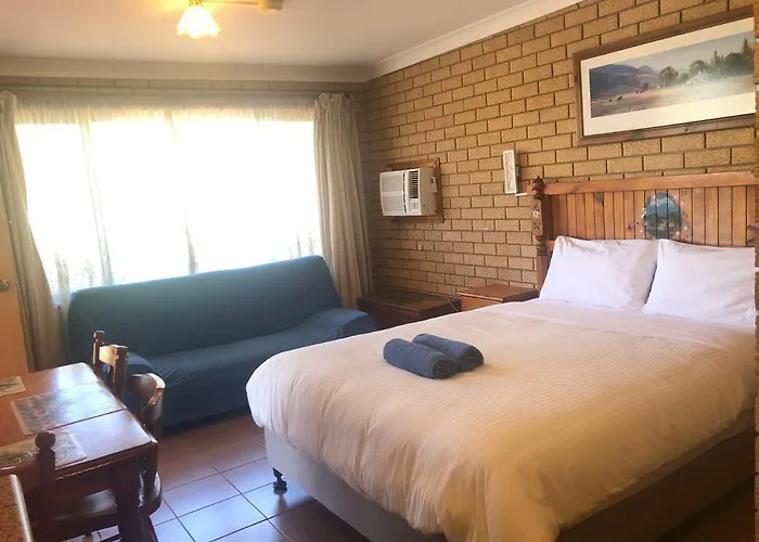 Lake Front Motel