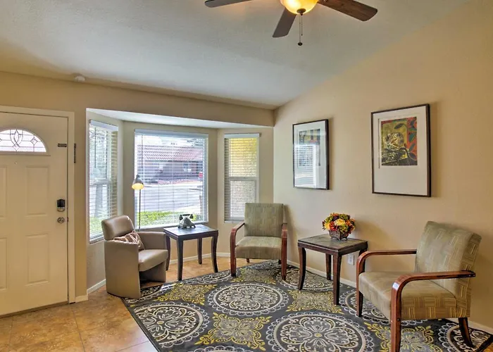 Near Golf & Entertainment! Gilbert Family Getaway