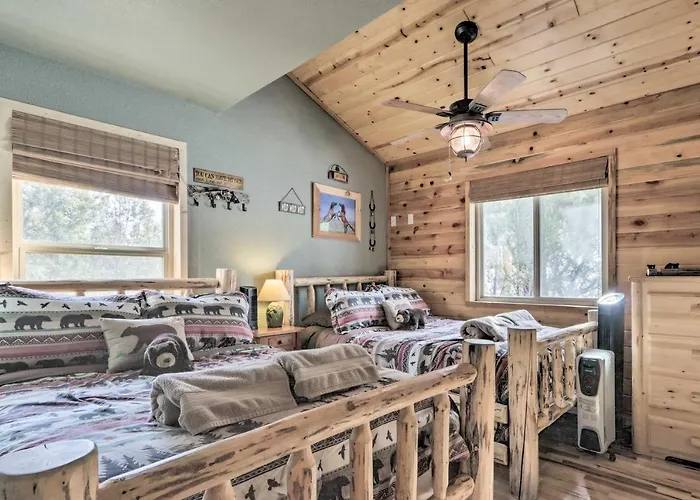 Fire Pit + Game Room: Heber-Overgaard Cabin!