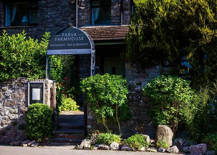 Parva Farmhouse Riverside Guesthouse